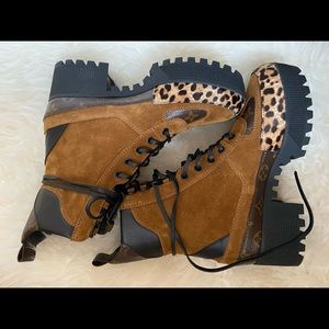 Louis Vuitton Laureate Platform Desert Boots - 39